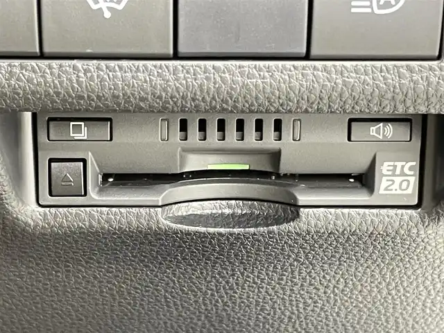 トヨタ ＲＡＶ４ ハイブリッドG 千葉県 2020(令2)年 3.1万km ホワイトパールクリスタルシャイン 4WD/パノラマムーンルーフ/トヨタセーフティセンス/・プリクラッシュセーフティ/・レーントレーシングアシスト/・ブラインドスポットモニター/・クリアランスソナー/・ロードサインアシスト/純正9インチSDナビ/CD MSV BT HDMI フルセグ/バックカメラ/デジタルインナーミラー/パワーバックドア/レーダークルーズコントロール/LEDオートライト/レザーシート/前席シートヒーター/ステアリングヒーター/ビルトインETC2.0/置くだけ充電/プッシュスタート/スマートキー