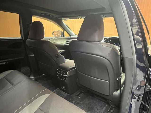 レクサス ＲＸ 450h+ バージョンL 千葉県 2023(令5)年 1万km 紺 パノラマSR　/半革シート　/ACC　/HUD　/ナビ　TV　360°Bluetooth接続　/シートヒーター　ベンチレーション　/デジタルインナーミラー　/パーキングサポート　/3眼LEDヘッドライト　/衝突軽減B　/BSM　/LKA　/ドラレコ　/ETC