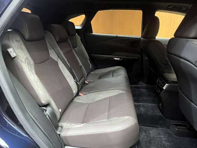 レクサス ＲＸ 450h+ バージョンL 千葉県 2023(令5)年 1万km 紺 パノラマSR　/半革シート　/ACC　/HUD　/ナビ　TV　360°Bluetooth接続　/シートヒーター　ベンチレーション　/デジタルインナーミラー　/パーキングサポート　/3眼LEDヘッドライト　/衝突軽減B　/BSM　/LKA　/ドラレコ　/ETC