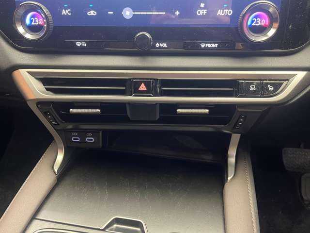 レクサス ＲＸ 450h+ バージョンL 千葉県 2023(令5)年 1万km 紺 パノラマSR　/半革シート　/ACC　/HUD　/ナビ　TV　360°Bluetooth接続　/シートヒーター　ベンチレーション　/デジタルインナーミラー　/パーキングサポート　/3眼LEDヘッドライト　/衝突軽減B　/BSM　/LKA　/ドラレコ　/ETC