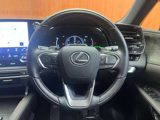 レクサス ＲＸ 450h+ バージョンL 千葉県 2023(令5)年 1万km 紺 パノラマSR　/半革シート　/ACC　/HUD　/ナビ　TV　360°Bluetooth接続　/シートヒーター　ベンチレーション　/デジタルインナーミラー　/パーキングサポート　/3眼LEDヘッドライト　/衝突軽減B　/BSM　/LKA　/ドラレコ　/ETC
