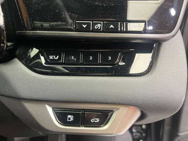 レクサス ＲＸ 450h+ バージョンL 千葉県 2023(令5)年 1万km 紺 パノラマSR　/半革シート　/ACC　/HUD　/ナビ　TV　360°Bluetooth接続　/シートヒーター　ベンチレーション　/デジタルインナーミラー　/パーキングサポート　/3眼LEDヘッドライト　/衝突軽減B　/BSM　/LKA　/ドラレコ　/ETC