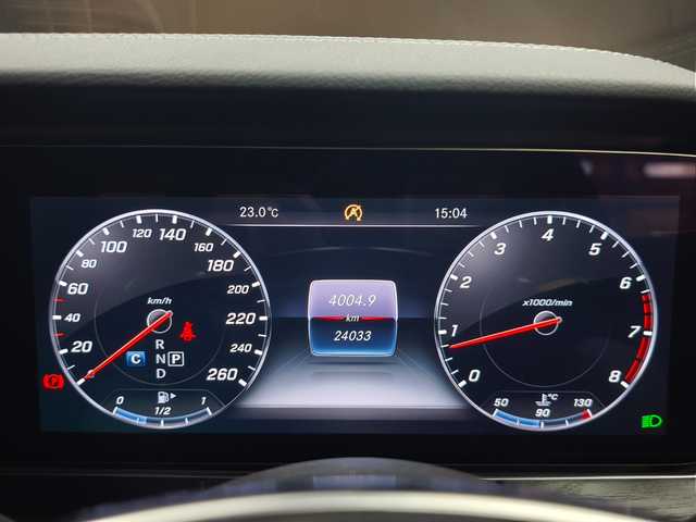 メルセデス・ベンツ Ｅ２００ アバンギャルド スポーツ 群馬県 2016(平28)年 2.4万km オブシディアンブラック スマートキー/プッシュスタート/アイドリングストップ/シートヒーター/360°カメラ/LEDヘッドライト/Bluetooth/フルセグTV/ETC/USB/AppleCarplay/AndroidAuto/ACC/レーダーセーフティパッケージ/純正19インチアルミホイール