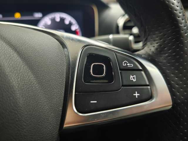 メルセデス・ベンツ Ｅ２００ アバンギャルド スポーツ 群馬県 2016(平28)年 2.4万km オブシディアンブラック スマートキー/プッシュスタート/アイドリングストップ/シートヒーター/360°カメラ/LEDヘッドライト/Bluetooth/フルセグTV/ETC/USB/AppleCarplay/AndroidAuto/ACC/レーダーセーフティパッケージ/純正19インチアルミホイール