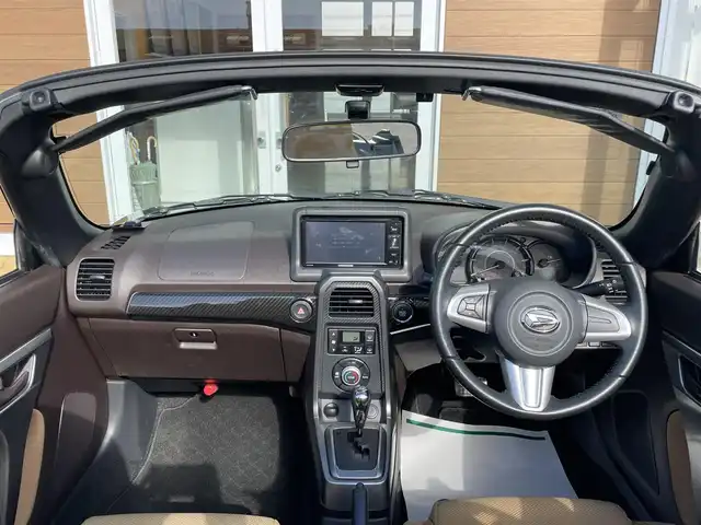 ダイハツ コペン ローブ 宮崎県 2015(平27)年 7.3万km ブラックマイカメタリック 純正ナビ/フルセグTV/バックカメラ/ETC/横滑り防止装置/IC付ターボ/LEDヘッドランプ/オートエアコン/革巻きステアリング/ステアリングスイッチ/ベージュファブリックスポーツシート/両席シートヒーター/社外14インチアルミホイール/スマートキー/プッシュエンジンスタート/禁煙車