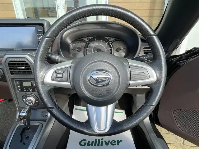 ダイハツ コペン ローブ 宮崎県 2015(平27)年 7.3万km ブラックマイカメタリック 純正ナビ/フルセグTV/バックカメラ/ETC/横滑り防止装置/IC付ターボ/LEDヘッドランプ/オートエアコン/革巻きステアリング/ステアリングスイッチ/ベージュファブリックスポーツシート/両席シートヒーター/社外14インチアルミホイール/スマートキー/プッシュエンジンスタート/禁煙車