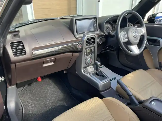 ダイハツ コペン ローブ 宮崎県 2015(平27)年 7.3万km ブラックマイカメタリック 純正ナビ/フルセグTV/バックカメラ/ETC/横滑り防止装置/IC付ターボ/LEDヘッドランプ/オートエアコン/革巻きステアリング/ステアリングスイッチ/ベージュファブリックスポーツシート/両席シートヒーター/社外14インチアルミホイール/スマートキー/プッシュエンジンスタート/禁煙車