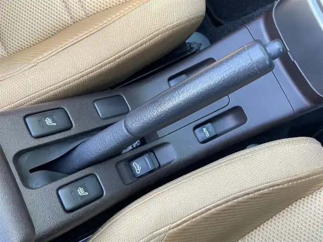 ダイハツ コペン ローブ 宮崎県 2015(平27)年 7.3万km ブラックマイカメタリック 純正ナビ/フルセグTV/バックカメラ/ETC/横滑り防止装置/IC付ターボ/LEDヘッドランプ/オートエアコン/革巻きステアリング/ステアリングスイッチ/ベージュファブリックスポーツシート/両席シートヒーター/社外14インチアルミホイール/スマートキー/プッシュエンジンスタート/禁煙車