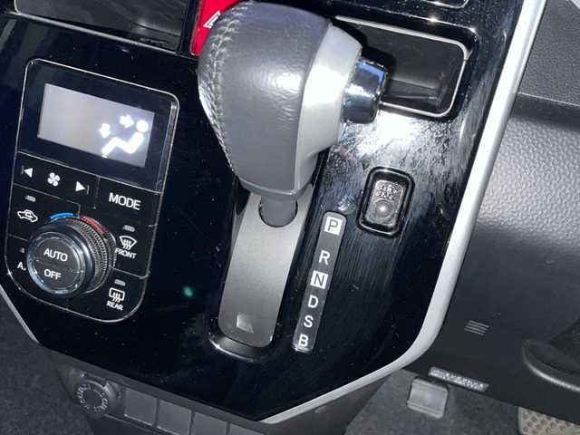 トヨタ タンク カスタムG S 新潟県 2017(平29)年 9.4万km パールホワイトⅢ 　社外ナビ/　フルセグテレビ/　Bluetooth/　アイドリングストップ/　ウィンカーミラー/　クルーズコントロール/　ドアバイザー/　プッシュスタート/　両側パワースライドドア/　オートライト/　モデリスタエアロ/　LEDヘッドライト/　電動格納ミラー