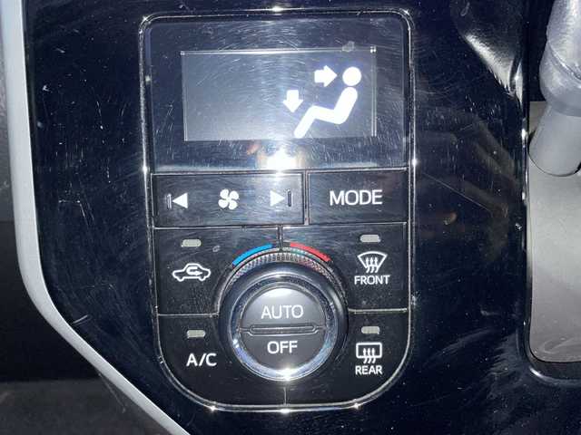 トヨタ タンク カスタムG S 新潟県 2017(平29)年 9.4万km パールホワイトⅢ 　社外ナビ/　フルセグテレビ/　Bluetooth/　アイドリングストップ/　ウィンカーミラー/　クルーズコントロール/　ドアバイザー/　プッシュスタート/　両側パワースライドドア/　オートライト/　モデリスタエアロ/　LEDヘッドライト/　電動格納ミラー