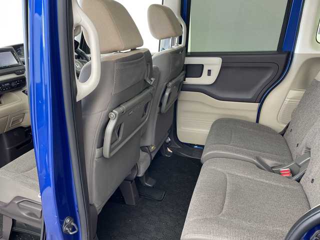 ホンダ Ｎ ＢＯＸ G L ホンダセンシング 兵庫県 2019(平31)年 4.8万km ブリリアントスポーティブルーメタリック2トーン ・純正ナビ/BT/CD/DVD/SD/USB/TV/・バックカメラ/・ホンダセンシング/・衝突軽減ブレーキ/・誤発進抑制機能/・歩行者事故低減ステアリング/・路外逸脱抑制機能/・アダクティブクルーズコントロール/・車線維持支援システム/・先行車発進お知らせ機能/・標識認識機能/・後方誤発進抑制機能/・オートハイビーム/・両側パワースライドドア/・ステアリングスイッチ/・純正フロアマット/・LEDヘッドライト/・ビルトインETC/・取扱説明書/・保証書/・スペアキー