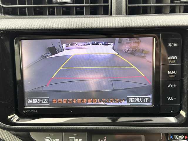 トヨタ アクア G 愛知県 2015(平27)年 5.7万km ブラックマイカ 純正7インチSDナビ(NSZT-W64)/（DVD/CD/Bluetooth/SD/フルセグTV）/バックカメラ/ETC/エコモード/ドライブモード/クルーズコントロール/横滑り防止装置/オートライト/ドアバイザー/純正フロアマット/スマートキー/AAC