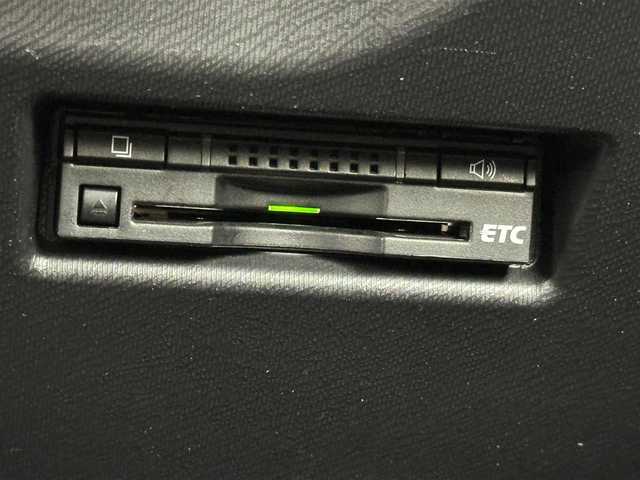 トヨタ アクア G 愛知県 2015(平27)年 5.7万km ブラックマイカ 純正7インチSDナビ(NSZT-W64)/（DVD/CD/Bluetooth/SD/フルセグTV）/バックカメラ/ETC/エコモード/ドライブモード/クルーズコントロール/横滑り防止装置/オートライト/ドアバイザー/純正フロアマット/スマートキー/AAC