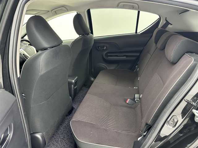 トヨタ アクア G 愛知県 2015(平27)年 5.7万km ブラックマイカ 純正7インチSDナビ(NSZT-W64)/（DVD/CD/Bluetooth/SD/フルセグTV）/バックカメラ/ETC/エコモード/ドライブモード/クルーズコントロール/横滑り防止装置/オートライト/ドアバイザー/純正フロアマット/スマートキー/AAC