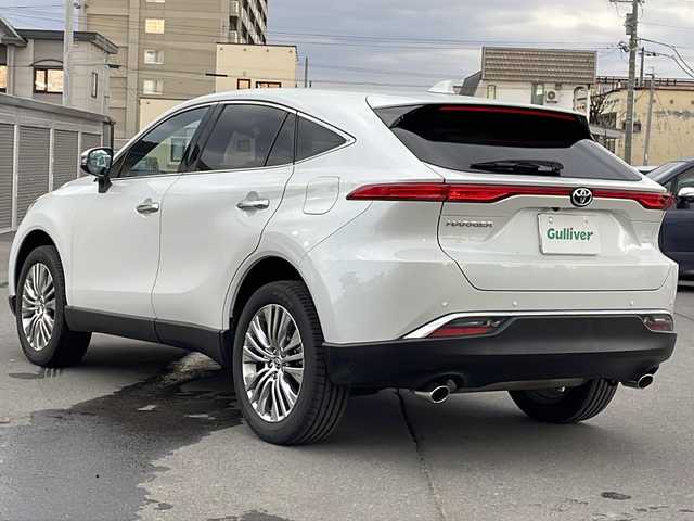 トヨタ ハリアー Z 道北・旭川 2023(令5)年 1.7万km プラチナホワイトパールマイカ 4WD/ワンオーナー/JBLサウンド/純正ナビ/ BT/USB/フルセグ/パノラミックビューモニター/デジタルインナーミラー /PCS/LTA/ACC/BSM/RCTA/PKSB/RSA/HUD/クリアランスソナー /ハーフレザーシート/パワーシート /ビルトインETC2.0/ドライブレコーダー/置くだけ充電/オートハイビーム/オートライト/LEDヘッドライト/フォグライト/オートリトラミラー /オートワイパー/ミラーヒーター /パワーバックドア /純正フロアマット