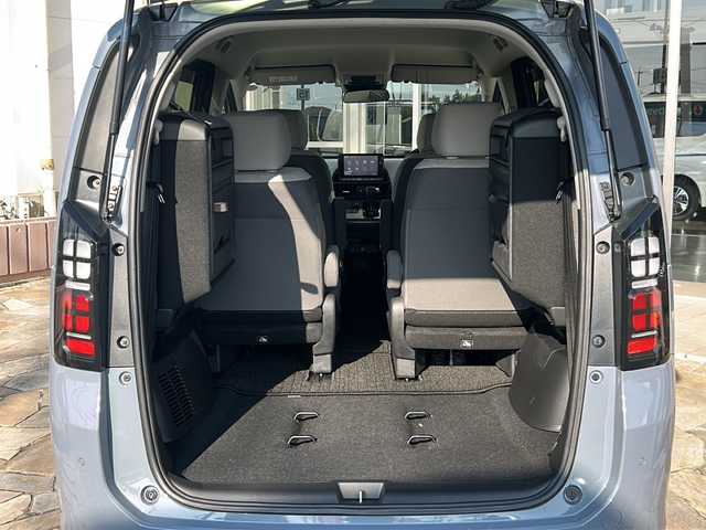 ホンダ フリード AIR 静岡県 2024(令6)年 0.1万km ソニックグレーパール 純正ナビ/・FM/・AM/・TV/・Apple Car Play/・Android Auto/・Bluetooth/・USB/主要装備/・バックカメラ/・ホンダセンシング/・車線逸脱防止/・誤発進抑制/・コーナーセンサー/・追従クルコン/・横滑り防止装置/・ＬＥＤヘッドライト/・サイドカーテンエアバッグ/・純正フロアマット