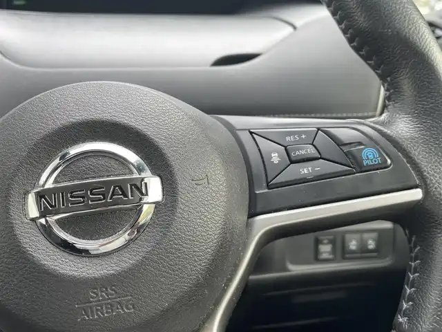 日産 セレナ G 富山県 2017(平29)年 11.2万km ブリリアントホワイトパール (株)IDOMが運営する【じしゃロン富山店】の自社ローン専用車両になります。こちらは現金またはオートローンご利用時の価格です。自社ローンご希望の方は別途その旨お申し付け下さい/ホイール有/デジタルミラー/ETC/電動パーキング/パーキングアシスト/後席フリップダウンモニター/アラウンドビューモニター
