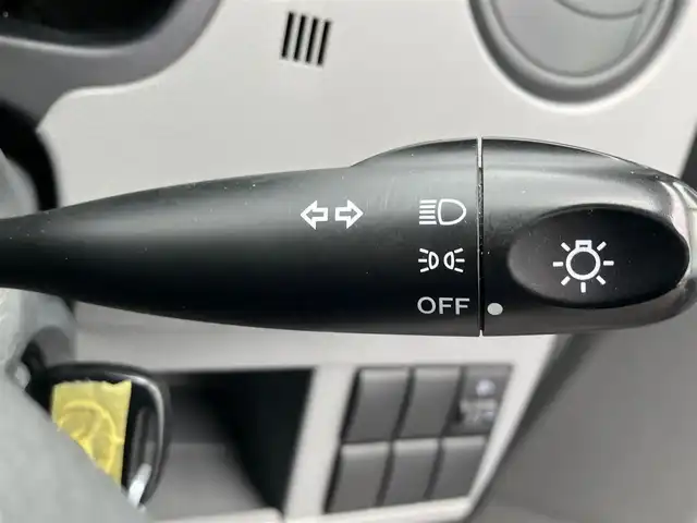 マツダ ＡＺ ワゴン XG 静岡県 2012(平24)年 4.3万km シルキーシルバーメタリック パワーウィンドウ/パワーステアリング/リモコンキー/マニュアルエアコン/CD/CDチェンジャー/ベンチシート/純正フロアマット/ABS/盗難防止装置/Wエアバック