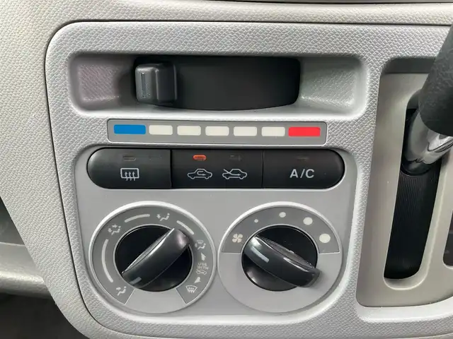 マツダ ＡＺ ワゴン XG 静岡県 2012(平24)年 4.3万km シルキーシルバーメタリック パワーウィンドウ/パワーステアリング/リモコンキー/マニュアルエアコン/CD/CDチェンジャー/ベンチシート/純正フロアマット/ABS/盗難防止装置/Wエアバック