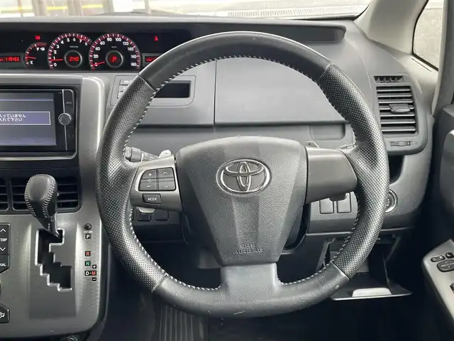 トヨタ ヴォクシー ZS 煌Z 岐阜県 2013(平25)年 12万km ブラック (株)IDOMが運営する【じしゃロン多治見店】の自社ローン専用車両になります。こちらは現金またはオートローンご利用時の価格です。自社ローンご希望の方は別途その旨お申付け下さい。/ディーラーオプションナビ/　（Bluetooth/DVD/フルセグ）/両側パワースライドドア/バックカメラ/ETC/オートライト/フォグランプ/ステアリングリモコン/パドルシフト