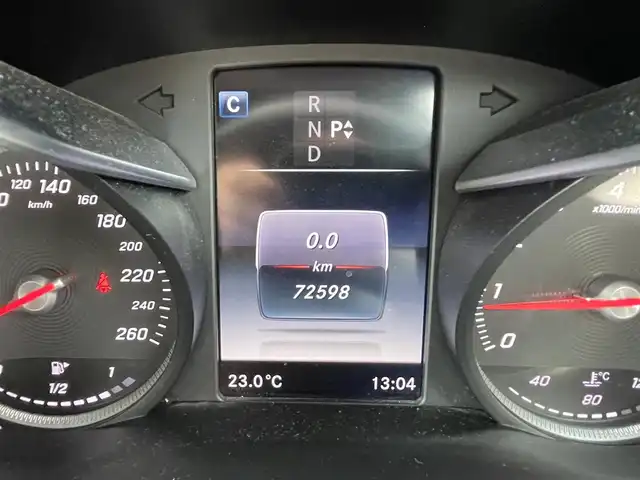 メルセデス・ベンツ ＧＬＣ２５０ 4マチック スポーツ 静岡県 2016(平28)年 7.3万km ポーラホワイト 純正HDDナビ・フルセグTV/360°カメラ/純正19インチアルミホイール/レーダーセーフティパッケージ/レーダークルーズコントロール/パワーバックドア/ハーフレザーシート/前席パワーシート/前席シートヒーター/LEDライト/ビルトインETC/スマートキー2個/プッシュスタート/新車時保証書/取扱説明書