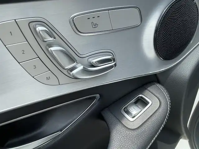 メルセデス・ベンツ ＧＬＣ２５０ 4マチック スポーツ 静岡県 2016(平28)年 7.3万km ポーラホワイト 純正HDDナビ・フルセグTV/360°カメラ/純正19インチアルミホイール/レーダーセーフティパッケージ/レーダークルーズコントロール/パワーバックドア/ハーフレザーシート/前席パワーシート/前席シートヒーター/LEDライト/ビルトインETC/スマートキー2個/プッシュスタート/新車時保証書/取扱説明書