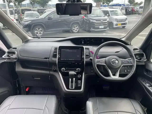 日産 セレナ ハイウェイスター Vセレクション 和歌山県 2018(平30)年 5.6万km ダイヤモンドブラック 純正9インチナビ/（BT/CD/DVD)/フルセグTV/アラウンドビューモニター/純正後席用フリップダウンモニター/両側パワースライドドア/ハンズフリーオートスライドドア/セーフティパックB/・エマージェンシーブレーキ/・車線逸脱防止支援システム/・プロパイロット（自動運転技術）/・アラウンドビューモニター/・スマートルームミラー/・踏み間違え防止アシスト/・標識認識機能/・ふらつき警報/・電動パーキングブレーキ/ソナー/純正フロアマット/ETC/ドアバイザー/LEDオートヘッドライト/フォグランプ