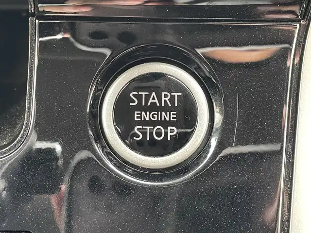 日産 セレナ ハイウェイスター Vセレクション 和歌山県 2018(平30)年 5.6万km ダイヤモンドブラック 純正9インチナビ/（BT/CD/DVD)/フルセグTV/アラウンドビューモニター/純正後席用フリップダウンモニター/両側パワースライドドア/ハンズフリーオートスライドドア/セーフティパックB/・エマージェンシーブレーキ/・車線逸脱防止支援システム/・プロパイロット（自動運転技術）/・アラウンドビューモニター/・スマートルームミラー/・踏み間違え防止アシスト/・標識認識機能/・ふらつき警報/・電動パーキングブレーキ/ソナー/純正フロアマット/ETC/ドアバイザー/LEDオートヘッドライト/フォグランプ