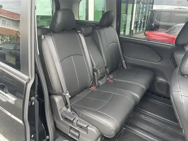 日産 セレナ ハイウェイスター Vセレクション 和歌山県 2018(平30)年 5.6万km ダイヤモンドブラック 純正9インチナビ/（BT/CD/DVD)/フルセグTV/アラウンドビューモニター/純正後席用フリップダウンモニター/両側パワースライドドア/ハンズフリーオートスライドドア/セーフティパックB/・エマージェンシーブレーキ/・車線逸脱防止支援システム/・プロパイロット（自動運転技術）/・アラウンドビューモニター/・スマートルームミラー/・踏み間違え防止アシスト/・標識認識機能/・ふらつき警報/・電動パーキングブレーキ/ソナー/純正フロアマット/ETC/ドアバイザー/LEDオートヘッドライト/フォグランプ