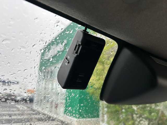 トヨタ タンク カスタムG－T 茨城県 2019(平31)年 2.3万km ホワイト/シルバーM 純正ナビ　/‐BT/CD/純正ＡＷ　/ＥＴＣ　/クルーズコントロール/ドライブレコーダ前方　/両側パワースライドドア　/バックカメラ　/コーナーセンサー前後　/ＬＥＤライト　/スマートキー　/アイドリングストップ　/衝突軽減システム　/盗難防止装置