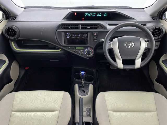 トヨタ アクア S 鹿児島県 2013(平25)年 4.4万km シルバーM 純正フロアマット/オートエアコン/Bluetooth/社外オーディオ/CD/FM/AM/集中ドアロック/ETC