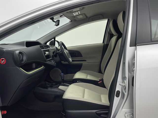 トヨタ アクア S 鹿児島県 2013(平25)年 4.4万km シルバーM 純正フロアマット/オートエアコン/Bluetooth/社外オーディオ/CD/FM/AM/集中ドアロック/ETC