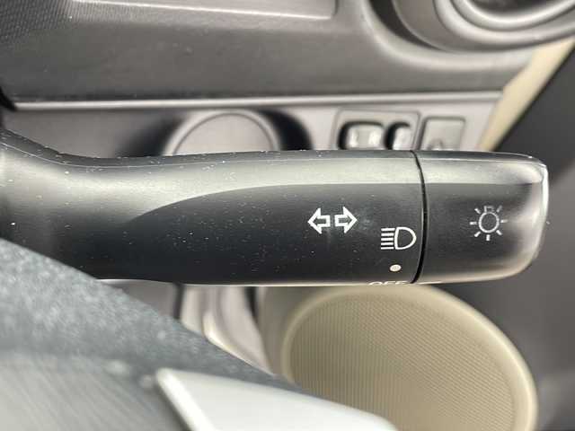 トヨタ アクア S 鹿児島県 2013(平25)年 4.4万km シルバーM 純正フロアマット/オートエアコン/Bluetooth/社外オーディオ/CD/FM/AM/集中ドアロック/ETC