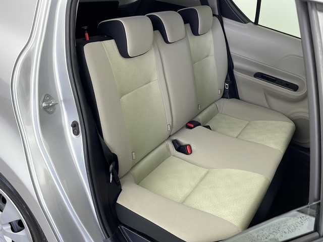 トヨタ アクア S 鹿児島県 2013(平25)年 4.4万km シルバーM 純正フロアマット/オートエアコン/Bluetooth/社外オーディオ/CD/FM/AM/集中ドアロック/ETC