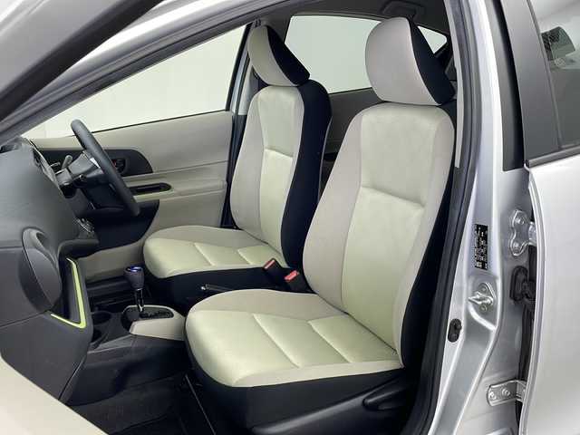 トヨタ アクア S 鹿児島県 2013(平25)年 4.4万km シルバーM 純正フロアマット/オートエアコン/Bluetooth/社外オーディオ/CD/FM/AM/集中ドアロック/ETC
