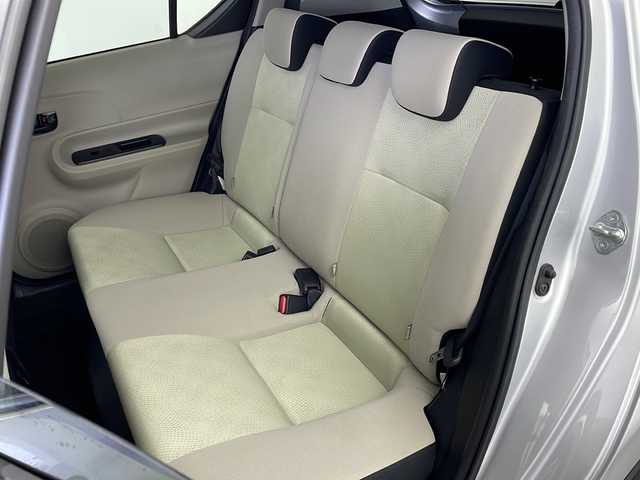 トヨタ アクア S 鹿児島県 2013(平25)年 4.4万km シルバーM 純正フロアマット/オートエアコン/Bluetooth/社外オーディオ/CD/FM/AM/集中ドアロック/ETC