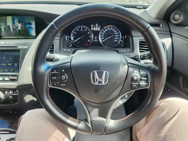 ホンダ レジェンド ハイブリッド EX 茨城県 2015(平27)年 7.5万km グラファイトラスターメタリック 4WD/サンルーフ/純正ナビ(Bluetooth/CD/DVD)/フルセグTV/マルチビューカメラシステム/ビルトインETC/渋滞追従機能付アダプティブクルコン/ソナーセンサー/ホンダセンシング/・衝突軽減ブレーキ/・歩行者事故低減ステアリング/・車線維持支援システム/・誤発進抑制機能/・先行車発進お知らせ機能/・標識認識機能/ジュエルアイLEDヘッドランプ/ハイビームサポート/本革巻きステアリング/パドルシフト/ブラウン革シート/全席シートヒーター/全席パワーシート/ベンチレーション/運転席ドライビングポジションシステム/デルモア19インチアルミホイール/純正19インチAWスタッドレス積込/スマートキーシステム/禁煙車