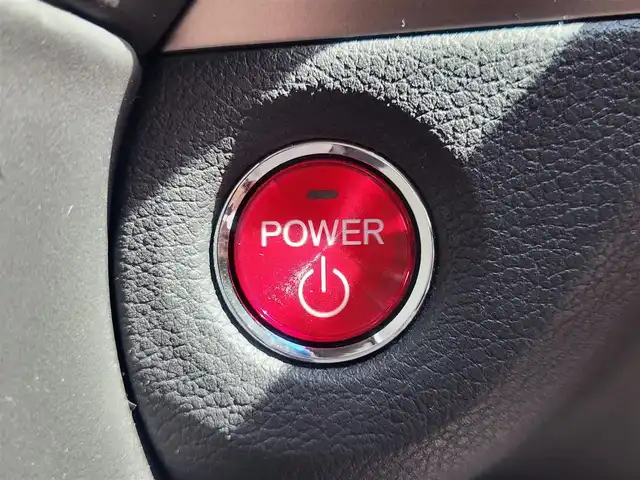 ホンダ レジェンド ハイブリッド EX 茨城県 2015(平27)年 7.5万km グラファイトラスターメタリック 4WD/サンルーフ/純正ナビ(Bluetooth/CD/DVD)/フルセグTV/マルチビューカメラシステム/ビルトインETC/渋滞追従機能付アダプティブクルコン/ソナーセンサー/ホンダセンシング/・衝突軽減ブレーキ/・歩行者事故低減ステアリング/・車線維持支援システム/・誤発進抑制機能/・先行車発進お知らせ機能/・標識認識機能/ジュエルアイLEDヘッドランプ/ハイビームサポート/本革巻きステアリング/パドルシフト/ブラウン革シート/全席シートヒーター/全席パワーシート/ベンチレーション/運転席ドライビングポジションシステム/デルモア19インチアルミホイール/純正19インチAWスタッドレス積込/スマートキーシステム/禁煙車