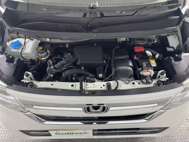 ホンダ Ｎ ＢＯＸ L ターボ 神奈川県 2021(令3)年 2.8万km プラチナホワイトパール ホンダセンシング/・急アクセル抑制機能/・近距離衝突軽減ブレーキ/・誤発進抑制機能/後方誤発進抑制機能/・衝突軽減ブレーキ/・歩行者事故低減ステアリング/・路外逸脱抑制機能/・渋滞追従機能付きアダプティブクルーズコントロール/・車線維持支援システム/・標識認識機能/・先行車発進お知らせ機能/・オートハイビーム/・パーキングセンサーシステム/純正ディスプレイオーディオ/・BT/ワンセグTV/CD/DVD/バックカメラ/両側電動スライドドア/ビルトインETC/前後ドライブレコーダー/革巻きステアリング/ステアリングスイッチ/パドルシフト/Autoライト/スマートキー/プッシュスタートボタン/シートヒーター(D/N)/シートリフター/2.5AUSB(2口)/ヘッドライトレベライザー/電動格納ミラー/ウィンカーミラー/コーナーセンサー/純正フロアマット/純正ドアバイザー