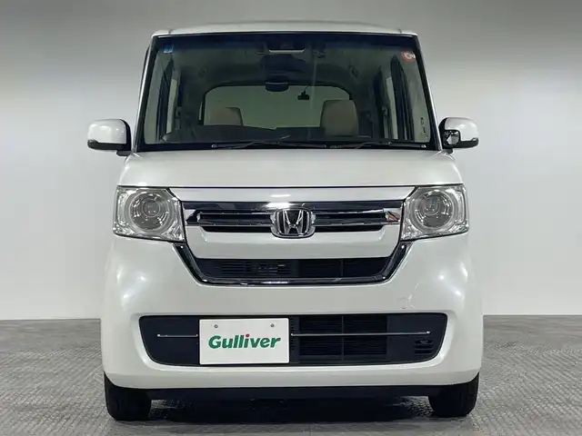 ホンダ Ｎ ＢＯＸ L ターボ 神奈川県 2021(令3)年 2.8万km プラチナホワイトパール ホンダセンシング/・急アクセル抑制機能/・近距離衝突軽減ブレーキ/・誤発進抑制機能/後方誤発進抑制機能/・衝突軽減ブレーキ/・歩行者事故低減ステアリング/・路外逸脱抑制機能/・渋滞追従機能付きアダプティブクルーズコントロール/・車線維持支援システム/・標識認識機能/・先行車発進お知らせ機能/・オートハイビーム/・パーキングセンサーシステム/純正ディスプレイオーディオ/・BT/ワンセグTV/CD/DVD/バックカメラ/両側電動スライドドア/ビルトインETC/前後ドライブレコーダー/革巻きステアリング/ステアリングスイッチ/パドルシフト/Autoライト/スマートキー/プッシュスタートボタン/シートヒーター(D/N)/シートリフター/2.5AUSB(2口)/ヘッドライトレベライザー/電動格納ミラー/ウィンカーミラー/コーナーセンサー/純正フロアマット/純正ドアバイザー