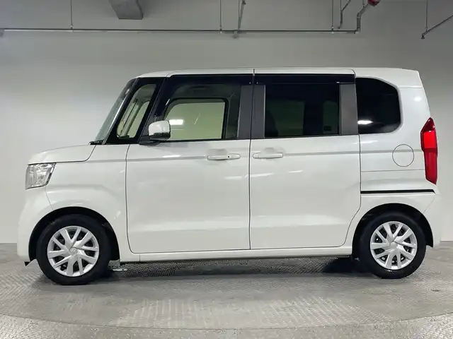ホンダ Ｎ ＢＯＸ L ターボ 神奈川県 2021(令3)年 2.8万km プラチナホワイトパール ホンダセンシング/・急アクセル抑制機能/・近距離衝突軽減ブレーキ/・誤発進抑制機能/後方誤発進抑制機能/・衝突軽減ブレーキ/・歩行者事故低減ステアリング/・路外逸脱抑制機能/・渋滞追従機能付きアダプティブクルーズコントロール/・車線維持支援システム/・標識認識機能/・先行車発進お知らせ機能/・オートハイビーム/・パーキングセンサーシステム/純正ディスプレイオーディオ/・BT/ワンセグTV/CD/DVD/バックカメラ/両側電動スライドドア/ビルトインETC/前後ドライブレコーダー/革巻きステアリング/ステアリングスイッチ/パドルシフト/Autoライト/スマートキー/プッシュスタートボタン/シートヒーター(D/N)/シートリフター/2.5AUSB(2口)/ヘッドライトレベライザー/電動格納ミラー/ウィンカーミラー/コーナーセンサー/純正フロアマット/純正ドアバイザー