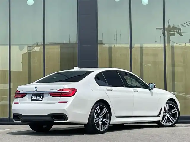 ＢＭＷ ７４０ｄ xDrive Mスポーツ 石川県 2017(平29)年 3.4万km 白 4WD/衝突軽減ブレーキ/純正メモリーナビ/バック/フロント/サイド/全方位カメラ/フルセグＴＶ/CD/DVD/Bluetooth/USB/Harman Kardonプレミアムサウンド/アダプティブクルーズコントロール/ヘッドアップディスプレイ/ブラインドスポットモニター/電動格納ミラー/アンビエントライト/オートライト/LEDヘッドライト/エアサスペンション/パワーシート/メモリーシート/シートヒーター/ベンチレーション/茶革シート/パノラマサンルーフ/パドルシフト
