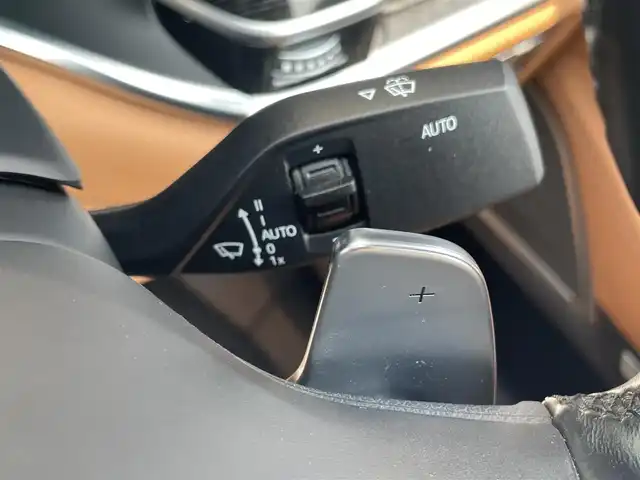 ＢＭＷ ７４０ｄ xDrive Mスポーツ 石川県 2017(平29)年 3.4万km 白 4WD/衝突軽減ブレーキ/純正メモリーナビ/バック/フロント/サイド/全方位カメラ/フルセグＴＶ/CD/DVD/Bluetooth/USB/Harman Kardonプレミアムサウンド/アダプティブクルーズコントロール/ヘッドアップディスプレイ/ブラインドスポットモニター/電動格納ミラー/アンビエントライト/オートライト/LEDヘッドライト/エアサスペンション/パワーシート/メモリーシート/シートヒーター/ベンチレーション/茶革シート/パノラマサンルーフ/パドルシフト