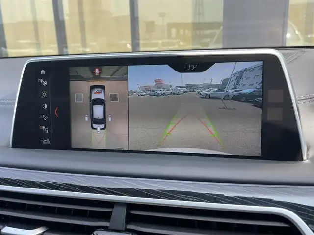 ＢＭＷ ７４０ｄ xDrive Mスポーツ 石川県 2017(平29)年 3.4万km 白 4WD/衝突軽減ブレーキ/純正メモリーナビ/バック/フロント/サイド/全方位カメラ/フルセグＴＶ/CD/DVD/Bluetooth/USB/Harman Kardonプレミアムサウンド/アダプティブクルーズコントロール/ヘッドアップディスプレイ/ブラインドスポットモニター/電動格納ミラー/アンビエントライト/オートライト/LEDヘッドライト/エアサスペンション/パワーシート/メモリーシート/シートヒーター/ベンチレーション/茶革シート/パノラマサンルーフ/パドルシフト