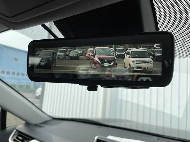 トヨタ ＲＡＶ４ アドベンチャー 熊本県 2020(令2)年 6.1万km アティチュードブラックマイカ 純正ナビ/・AM/FM/CD/DVD/BT/SD/・フルセグTV/・バックカメラ/デジタルインナーミラー/トヨタセーフティセンス/・レーダークルーズコントロール/・プリクラッシュセーフティ/・レーントレーシングアシスト/・ロードサインアシスト/・オートマチックハイビーム/・パーキングサポートブレーキ/ブラインドスポットモニター/電動パーキングブレーキ/・ブレーキホールド/革巻きステアリング/・ハンドルヒーター/・ステアリングスイッチ/革シート/・D席パワーシート/・前席シートクーラー/ヒーター/ビルトインETC/後席充電ポート/前方ドライブレコーダー/ルーフレール/純正19インチAW/純正フロアマット/ドアバイザー/プッシュスタート/・スマートキー/４WD