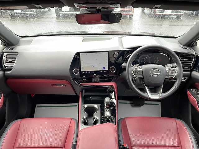 レクサス ＮＸ 350h 山形県 2024(令6)年 1.9万km ソニッククロム Lexus Safety System＋/・プリクラッシュセーフティ/・レーントレーシングアシスト（ＬＴＡ）/・ITS Connect/・レーダークルーズコントロール/・オートマチックハイビーム（ＡＨＢ）/・ロードサインアシスト（ＲＳＡ）/・先行車発進告知機能（ＴＭＮ）/・ドライバー異常時対応システム/三眼LEDヘッドライト/レザーシート/パノラミックビューモニター/２０インチダークグレーアルミホイール/純正ディスプレイオーディオ/BT.USB.MiraCast/フルセグ/ビルトインETC2.0/純正ドライブレコーダー/パドルシフト/パワーシート/電動パーキングブレーキ/オートホールド/パワーバックドア/タイプC急速充電ポート/プッシュスタート/スマートキーｘ２/カードキーｘ１/スタッドレスタイヤ積込み