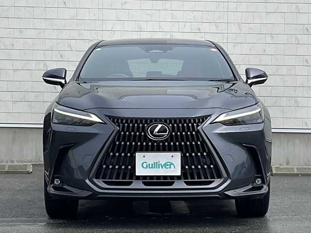 レクサス ＮＸ 350h 山形県 2024(令6)年 1.9万km ソニッククロム Lexus Safety System＋/・プリクラッシュセーフティ/・レーントレーシングアシスト（ＬＴＡ）/・ITS Connect/・レーダークルーズコントロール/・オートマチックハイビーム（ＡＨＢ）/・ロードサインアシスト（ＲＳＡ）/・先行車発進告知機能（ＴＭＮ）/・ドライバー異常時対応システム/三眼LEDヘッドライト/レザーシート/パノラミックビューモニター/２０インチダークグレーアルミホイール/純正ディスプレイオーディオ/BT.USB.MiraCast/フルセグ/ビルトインETC2.0/純正ドライブレコーダー/パドルシフト/パワーシート/電動パーキングブレーキ/オートホールド/パワーバックドア/タイプC急速充電ポート/プッシュスタート/スマートキーｘ２/カードキーｘ１/スタッドレスタイヤ積込み