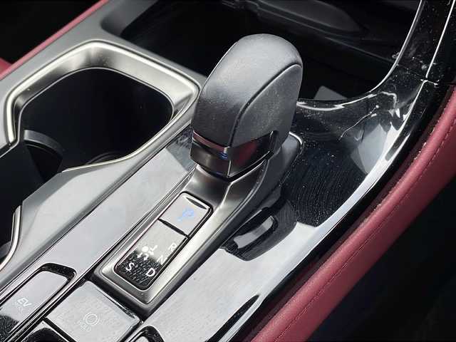 レクサス ＮＸ 350h 山形県 2024(令6)年 1.9万km ソニッククロム Lexus Safety System＋/・プリクラッシュセーフティ/・レーントレーシングアシスト（ＬＴＡ）/・ITS Connect/・レーダークルーズコントロール/・オートマチックハイビーム（ＡＨＢ）/・ロードサインアシスト（ＲＳＡ）/・先行車発進告知機能（ＴＭＮ）/・ドライバー異常時対応システム/三眼LEDヘッドライト/レザーシート/パノラミックビューモニター/２０インチダークグレーアルミホイール/純正ディスプレイオーディオ/BT.USB.MiraCast/フルセグ/ビルトインETC2.0/純正ドライブレコーダー/パドルシフト/パワーシート/電動パーキングブレーキ/オートホールド/パワーバックドア/タイプC急速充電ポート/プッシュスタート/スマートキーｘ２/カードキーｘ１/スタッドレスタイヤ積込み