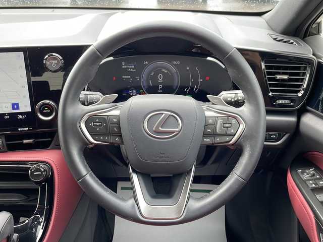 レクサス ＮＸ 350h 山形県 2024(令6)年 1.9万km ソニッククロム Lexus Safety System＋/・プリクラッシュセーフティ/・レーントレーシングアシスト（ＬＴＡ）/・ITS Connect/・レーダークルーズコントロール/・オートマチックハイビーム（ＡＨＢ）/・ロードサインアシスト（ＲＳＡ）/・先行車発進告知機能（ＴＭＮ）/・ドライバー異常時対応システム/三眼LEDヘッドライト/レザーシート/パノラミックビューモニター/２０インチダークグレーアルミホイール/純正ディスプレイオーディオ/BT.USB.MiraCast/フルセグ/ビルトインETC2.0/純正ドライブレコーダー/パドルシフト/パワーシート/電動パーキングブレーキ/オートホールド/パワーバックドア/タイプC急速充電ポート/プッシュスタート/スマートキーｘ２/カードキーｘ１/スタッドレスタイヤ積込み