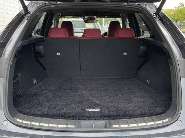 レクサス ＮＸ 350h 山形県 2024(令6)年 1.9万km ソニッククロム Lexus Safety System＋/・プリクラッシュセーフティ/・レーントレーシングアシスト（ＬＴＡ）/・ITS Connect/・レーダークルーズコントロール/・オートマチックハイビーム（ＡＨＢ）/・ロードサインアシスト（ＲＳＡ）/・先行車発進告知機能（ＴＭＮ）/・ドライバー異常時対応システム/三眼LEDヘッドライト/レザーシート/パノラミックビューモニター/２０インチダークグレーアルミホイール/純正ディスプレイオーディオ/BT.USB.MiraCast/フルセグ/ビルトインETC2.0/純正ドライブレコーダー/パドルシフト/パワーシート/電動パーキングブレーキ/オートホールド/パワーバックドア/タイプC急速充電ポート/プッシュスタート/スマートキーｘ２/カードキーｘ１/スタッドレスタイヤ積込み